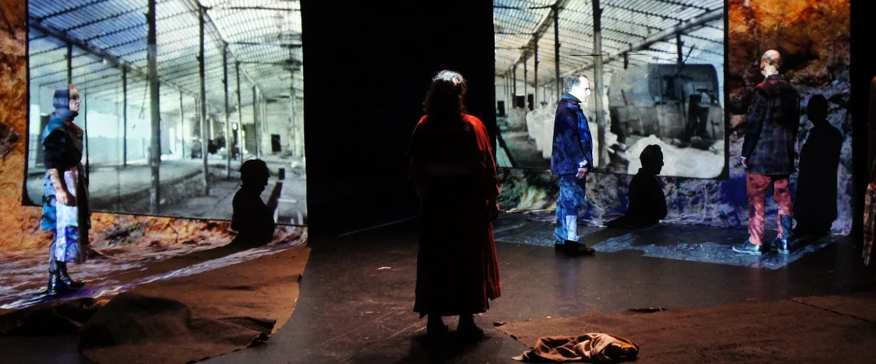 Die Revolution lässt ihre Kinder verhungern – Orangerie Theater